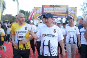Gubernur Hidayat Arsani Lepas Ribuan Peserta Bhayangkara Babel Run 2025