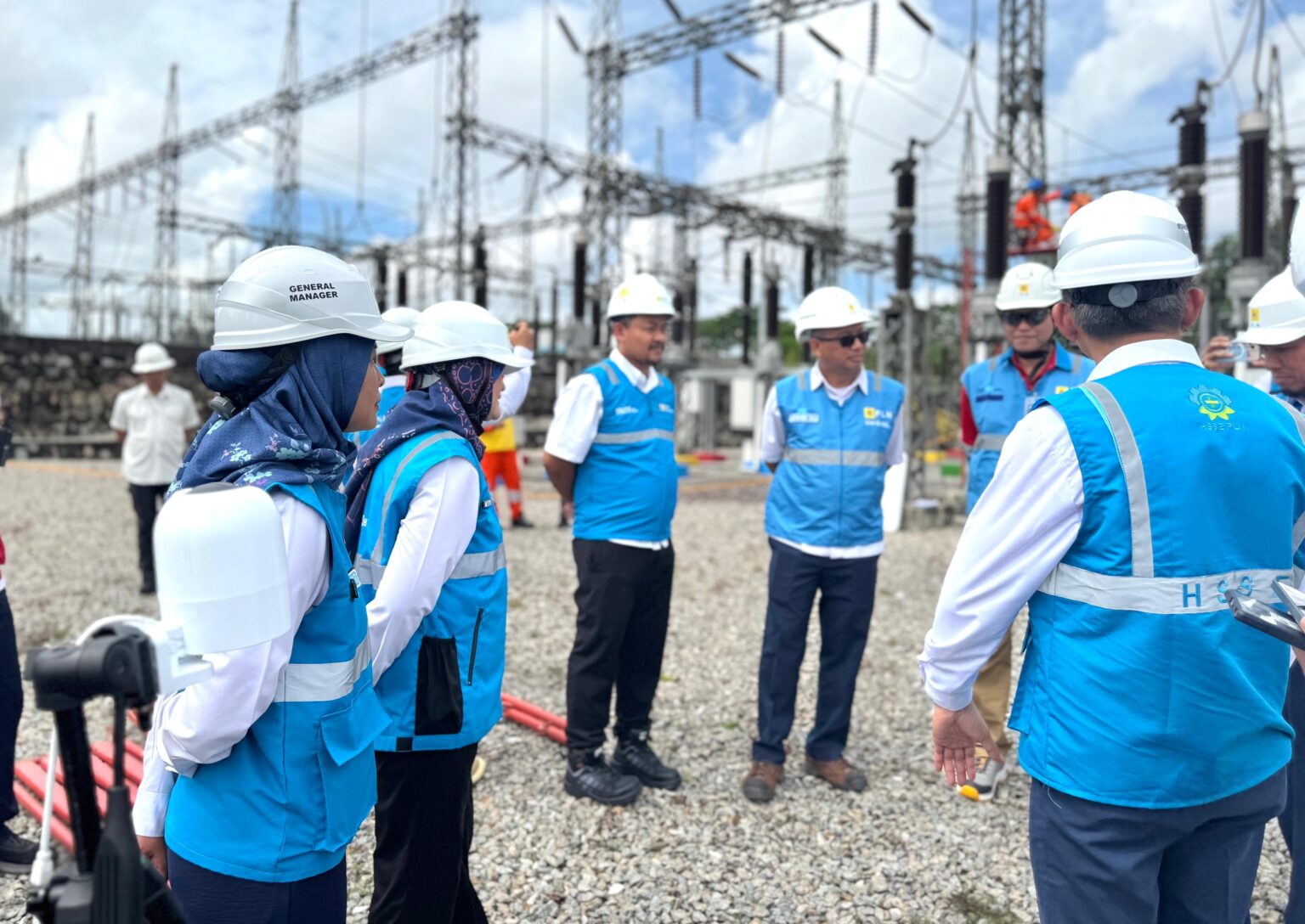 Perkuat Budaya K3 di Lapangan, PLN UIW Babel Kolaborasi PLN ES Laksanakan Safety Stand Down Day 2025 dan Management Walkdown