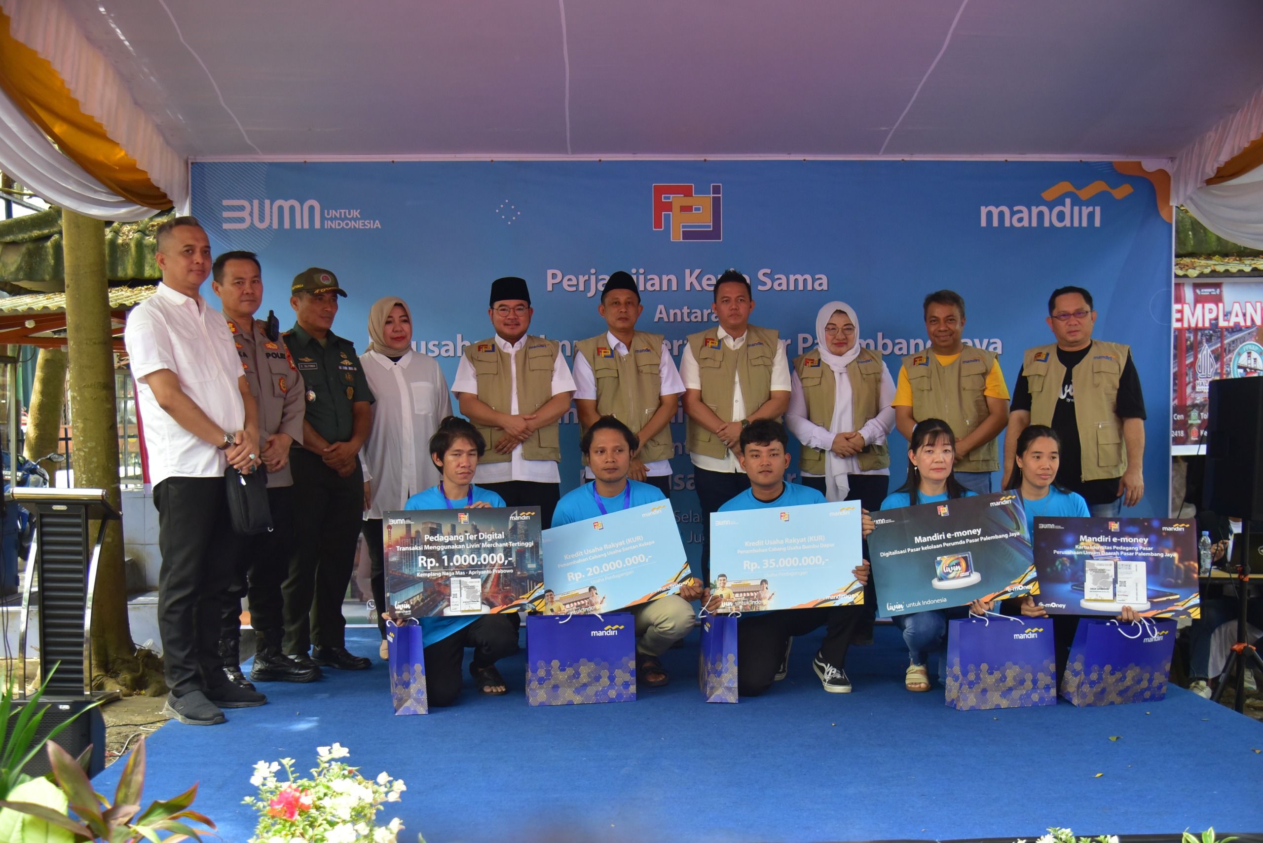 Wawako Palembang Apresiasi Kinerja Dirut Perumda Pasar Saat Lounching Kartu Identitas Pedagang