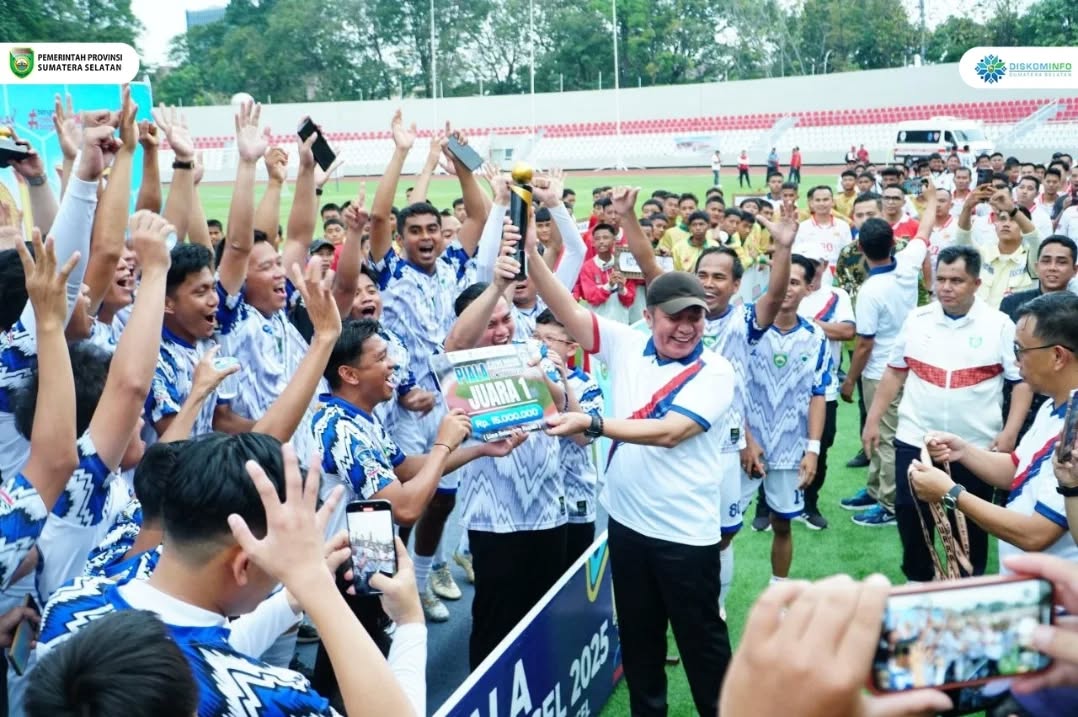 Turnamen Sepak Bola Antar OPD Ditutup, Herman Deru Langsung Buka Piala Gubernur U-15 , Target Cetak Bibit Unggul
