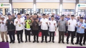 Sekda Sumsel Sambut Kedatangan Jamaah Haji Kloter Pertama Debarkasi Palembang