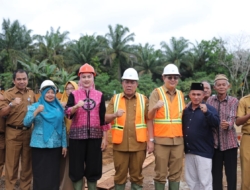 Gubernur Hidayat: Pendidikan harus Membebaskan, Memberdayakan dan Memanusiakan Manusia.