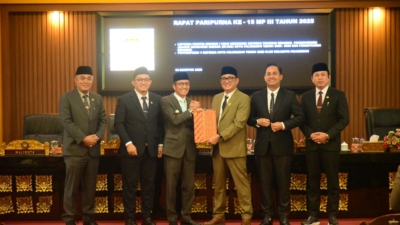 Rapat Paripurna, Wali Kota Palembang Sampaikan Paparan Terkait Raperda RPJMD Tahun 2025-2029