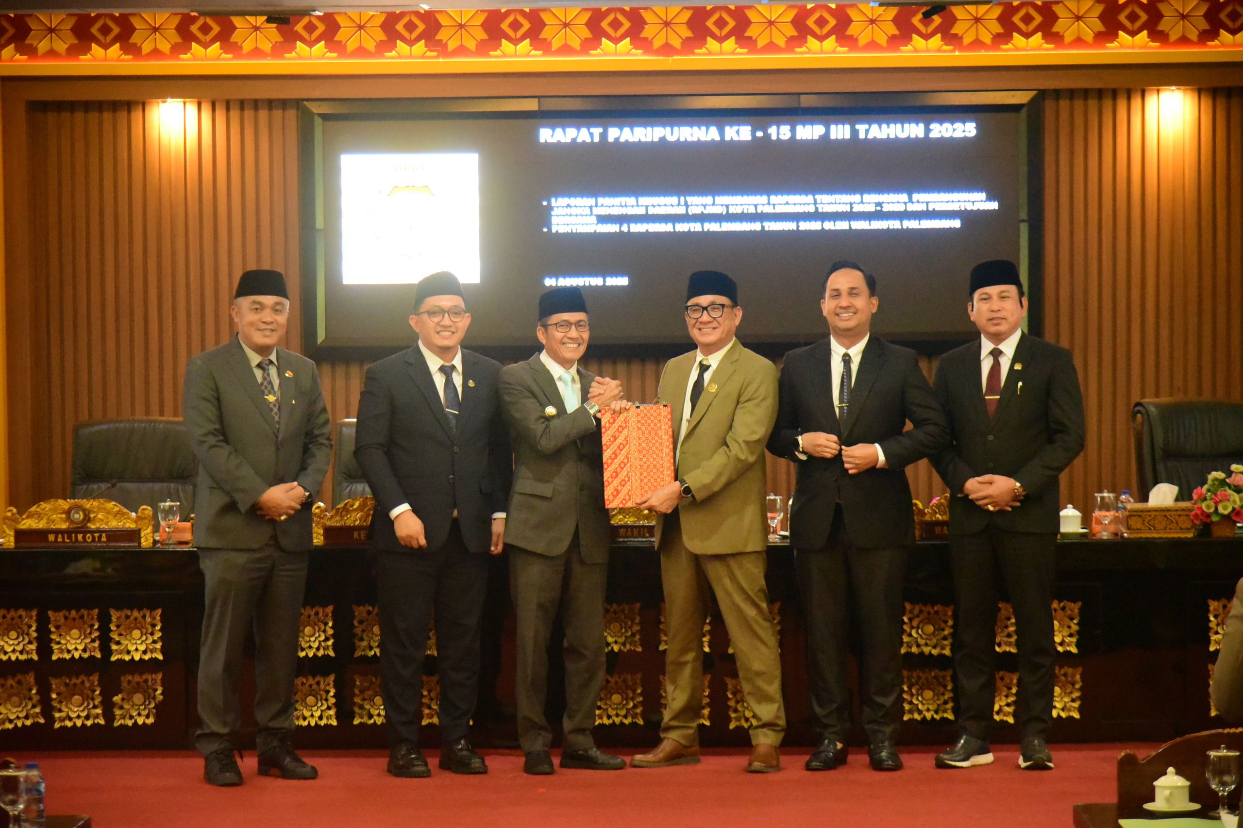 Rapat Paripurna, Wali Kota Palembang Sampaikan Paparan Terkait Raperda RPJMD Tahun 2025-2029
