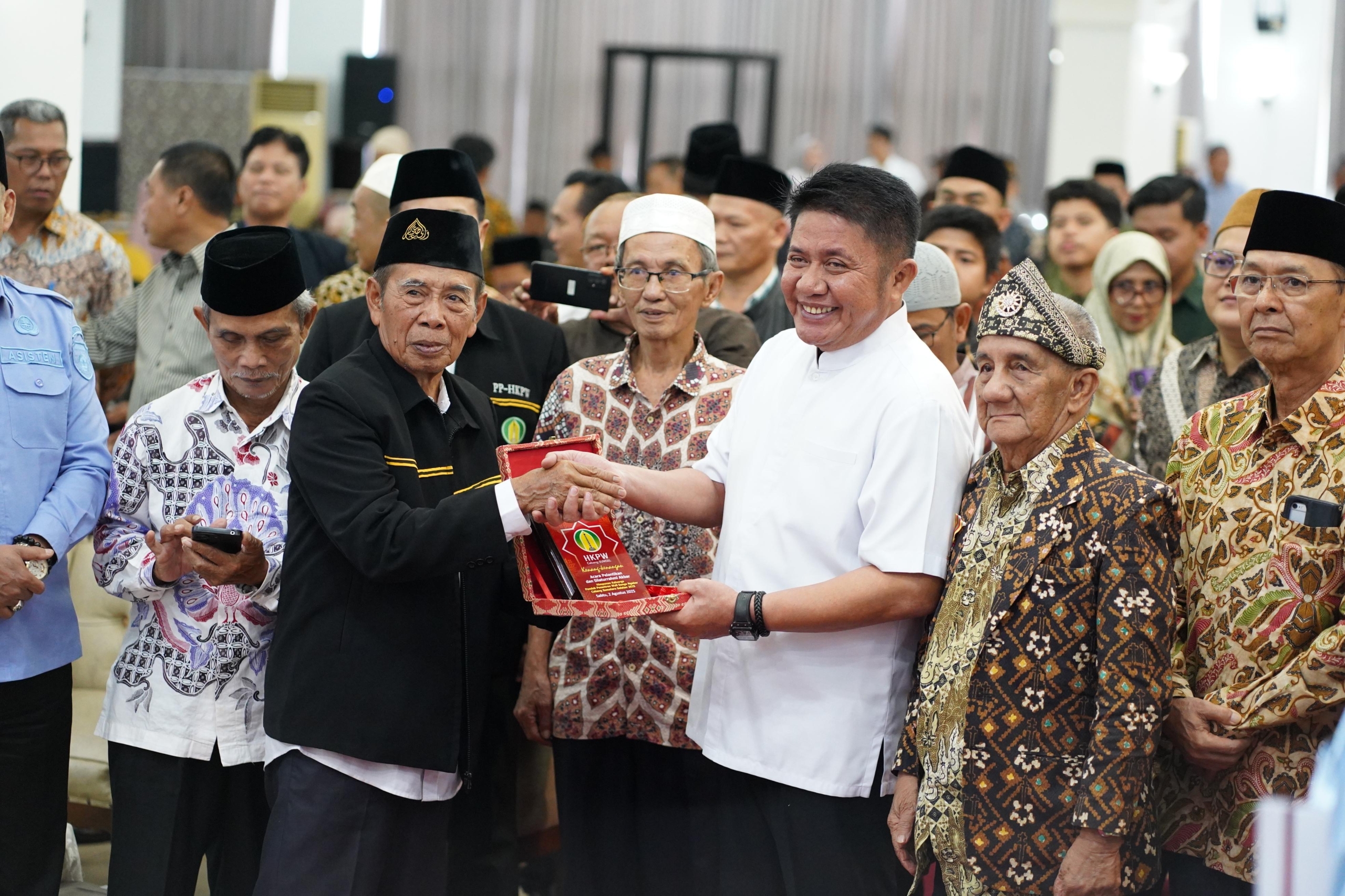 Gubernur Sumsel Hadiri Silaturahmi Himpunan Keluarga Pondok Pesantren Wali Songo Ngabar Cabang Sumsel